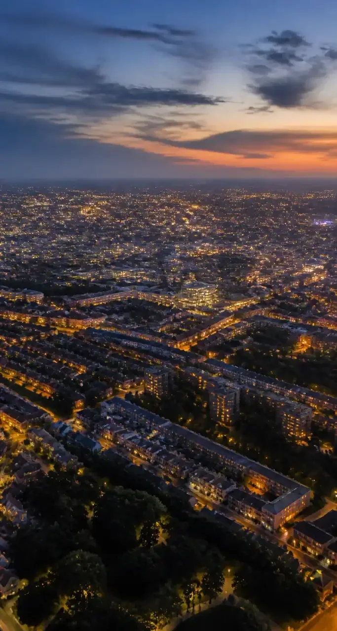 Vue aérienne de la métropole lilloise au crépuscule